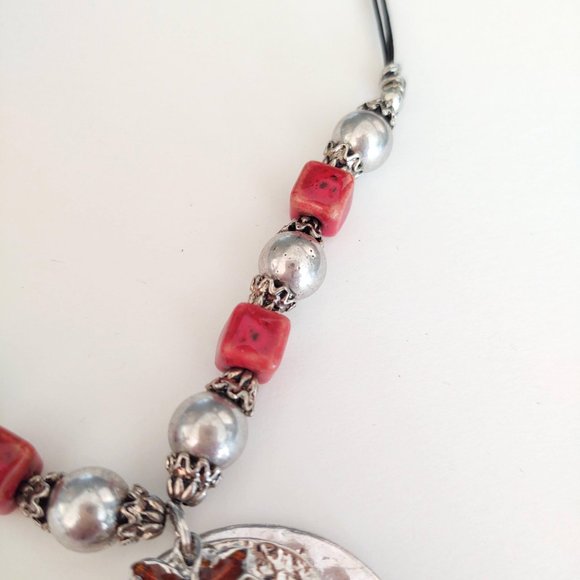 Red ceramic beads w/silver pendant necklace - Picture 15 of 16